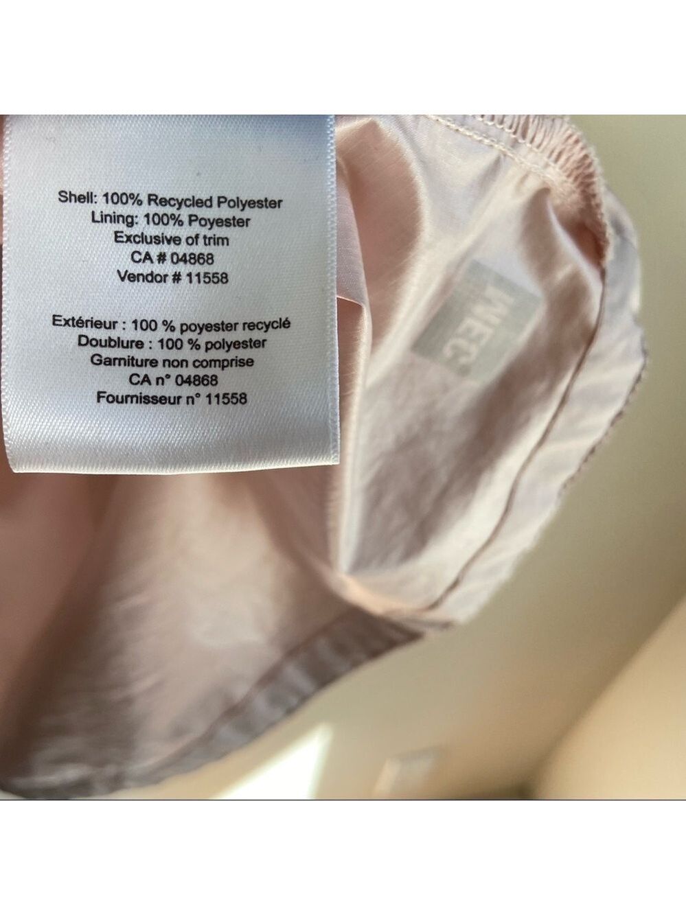 MEC Travel Light Jacket Hooded Rain Jacket Powder Rose Medium - Picture 8 of 11